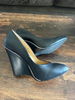 Classic Black Wedge Pumps - Women